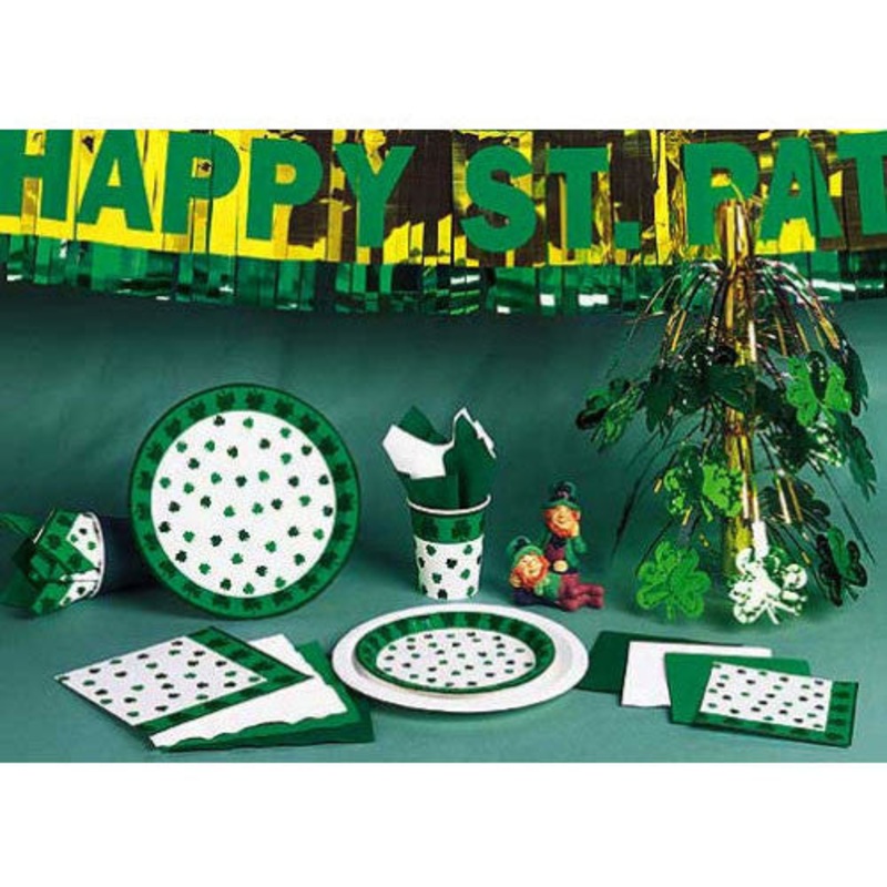 Shamrocks Dessert Plates (8ct)