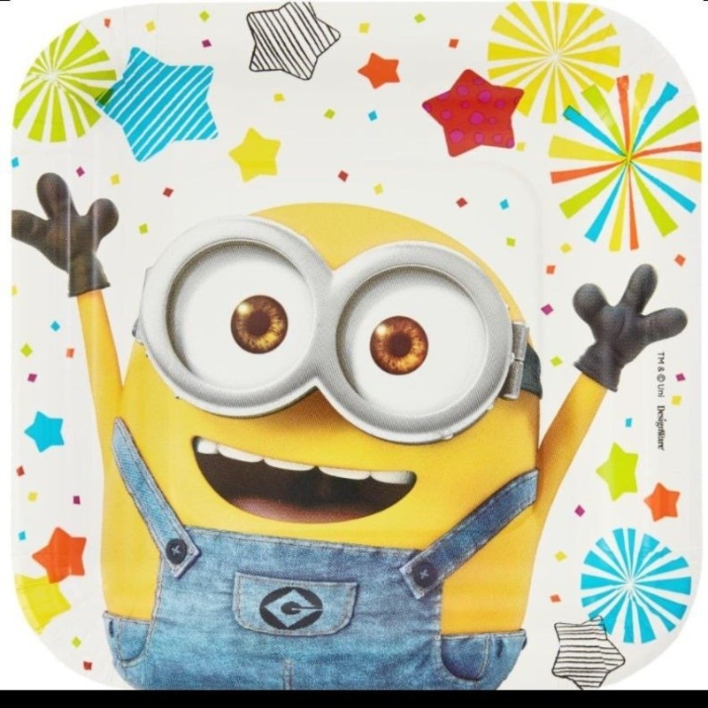 8pk Despicable Me Minion Square Paper Plates