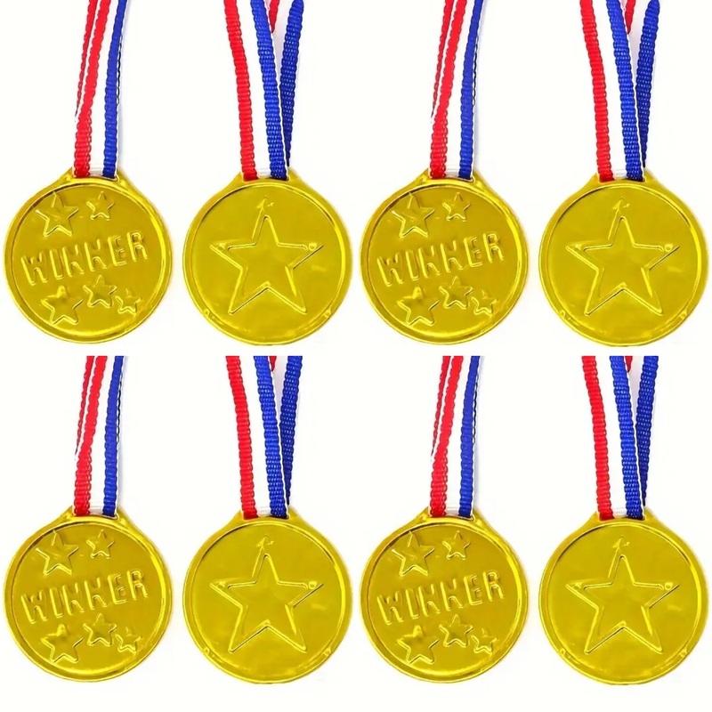 Soccer Plastic Medals - 8 Pkt