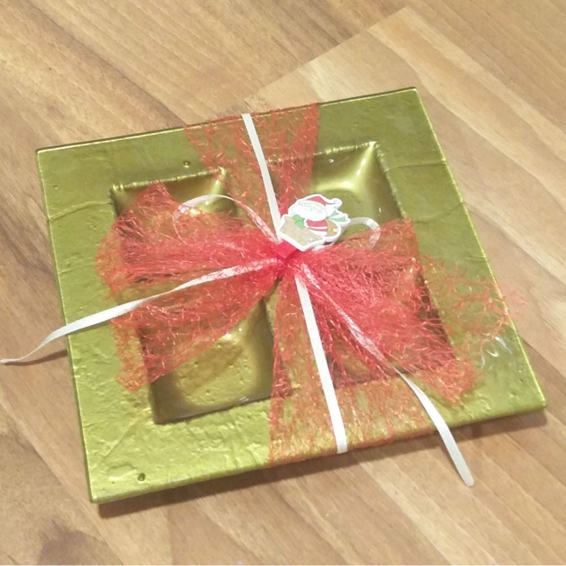 Large Green Tray With Ribbon and Santa Peg