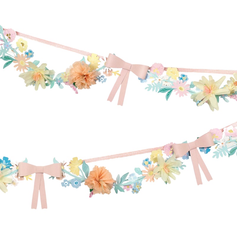 ELEGANT FLORAL GARLAND