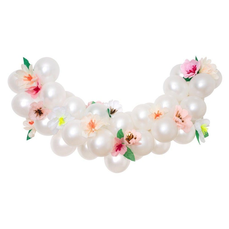BLUSH FLORAL BALLOON GARLAND ARCH KIT